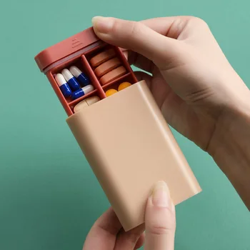Hordozható kis doboz pirulát Utazási gyógyszer adagoló dobozban, Zárt tároló doboz Osztva mini rekesz lezárt dobozban