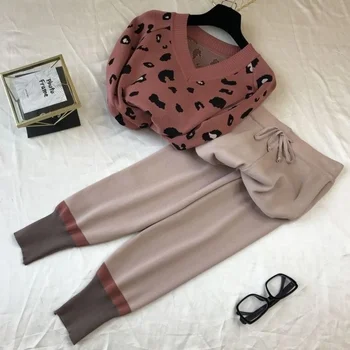 2021 őszi-téli új külföldi stílus leopárdmintás laza kötött ruha női v-nyakú pulóver blúz, nadrág, két részes öltöny